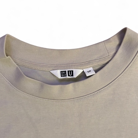 Uniqlo Beige Short Sleeve Tee - Picture 2 of 2